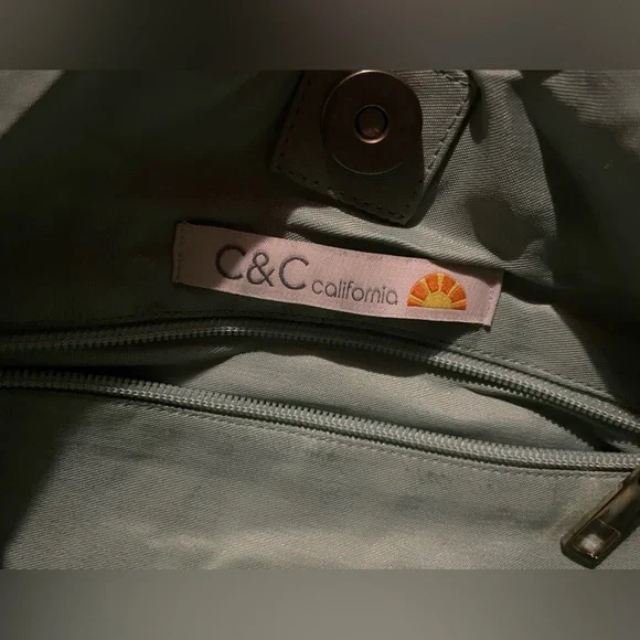 C&C Crocheted purse - Picture 4 of 4